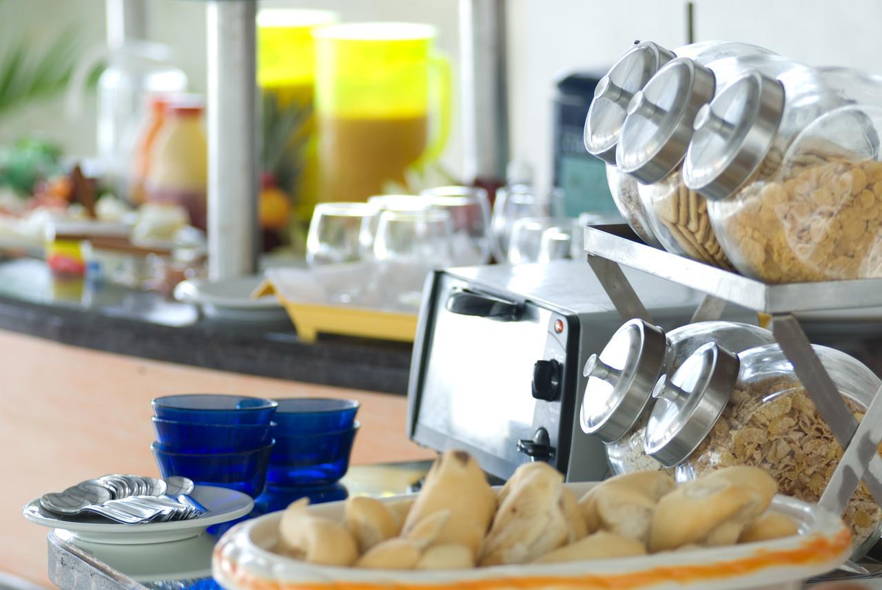 Oyo Hotel Arembepe Beach Hotel, Camacari エクステリア 写真